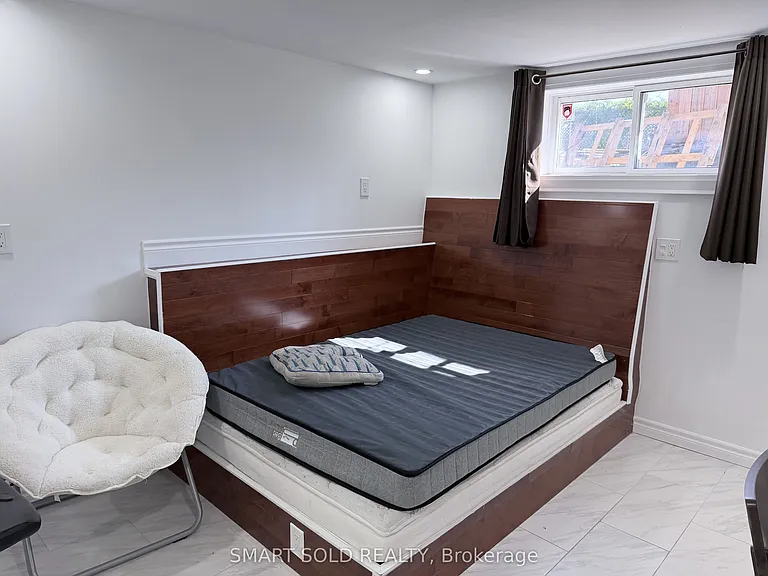 39 Glendower Cir #BASEMENT — Photo 3