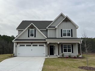 171 Amelia Dr, Carthage, NC 28327