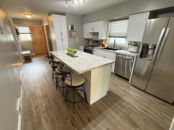 5th image of 408 8th St N
