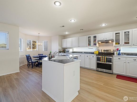 3rd image of 2703 Timberline Drive