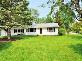 42 Quail Dr, Ballwin, MO 63021