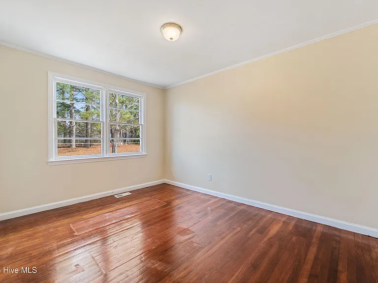 2272 Onslow Dr — Photo 10
