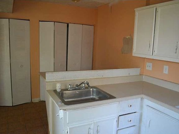 4th image of 128 Governors Dr