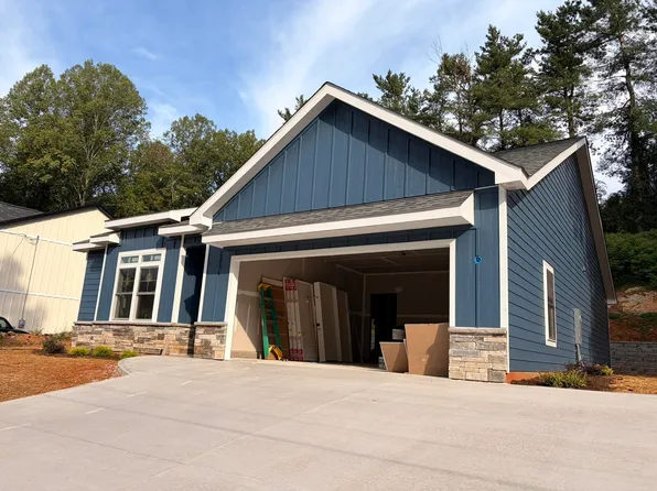 290 Anderson St, Rocky Mount, VA 24151