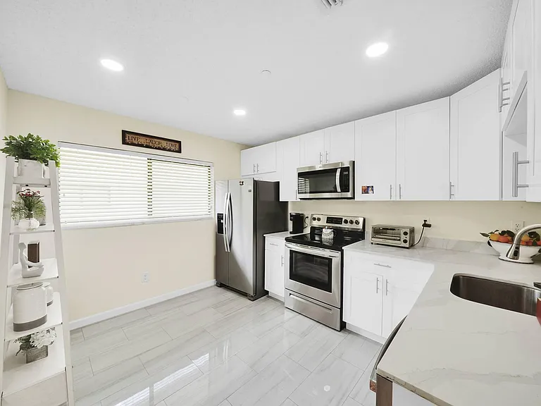 15011 Ashland Cir #23 — Photo 20
