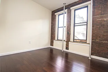 Rented by Jonis Realty