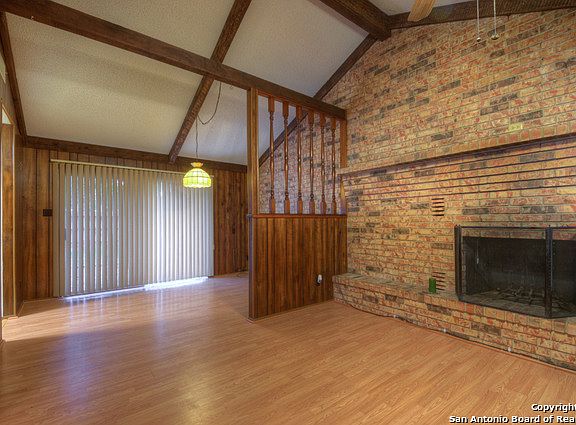 3rd image of 701 Lookout Dr
