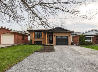 12 Andrea Dr, Saint Catharines, ON L2S 3N7