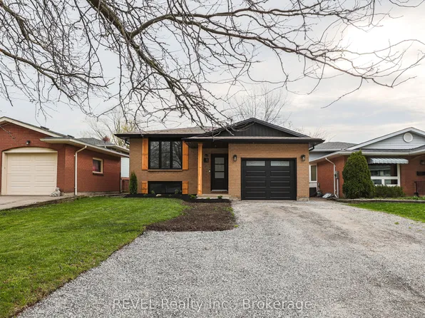 12 Andrea Dr, Saint Catharines, ON L2S 3N7