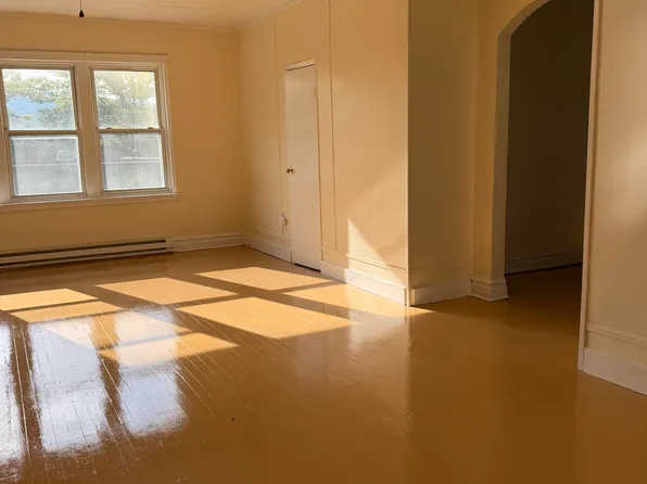526 Nicholas St #1, Rupert, WV 25984