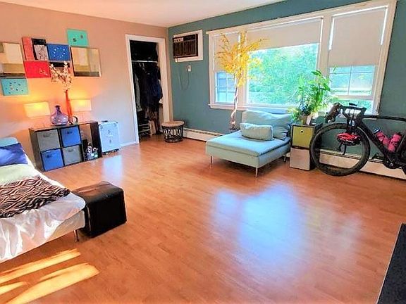 4th image of 10 Myles Standish Dr Unit 8