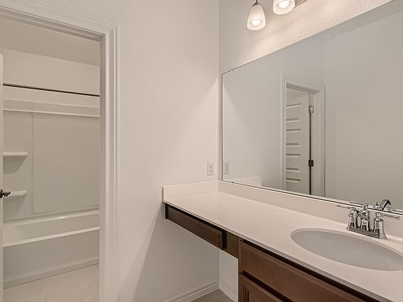 4th image of 102 White Aster Ct