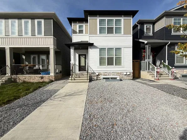 399 E Hotchkiss Mnr SE, Calgary, AB T3S 0N3