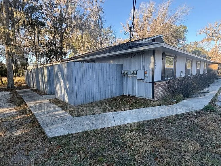 2040 SE 40th Street Rd #4-1 — Photo 4