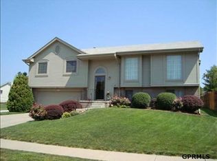 15320 Locust St, Omaha, NE 68116