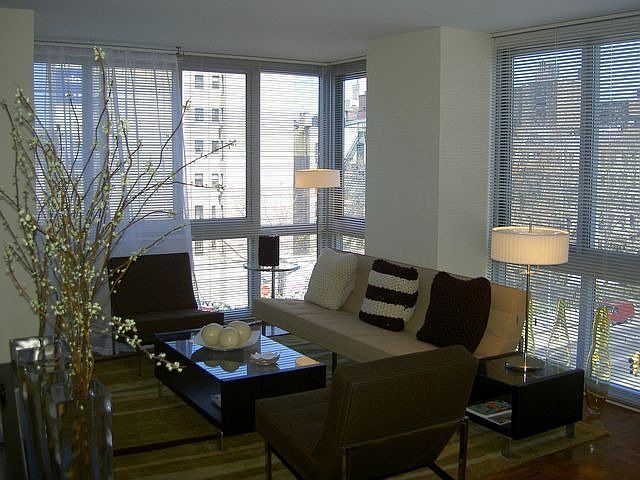 1st image of 229 Chrystie St APT 902