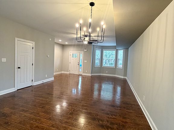 5th image of 114 Capital St