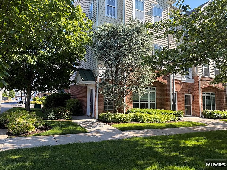 1st image of 815 Deluca Rd #815