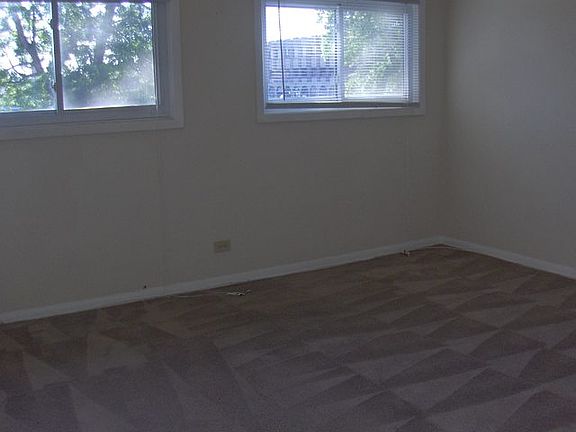 4th image of 4649 W 95th St #B