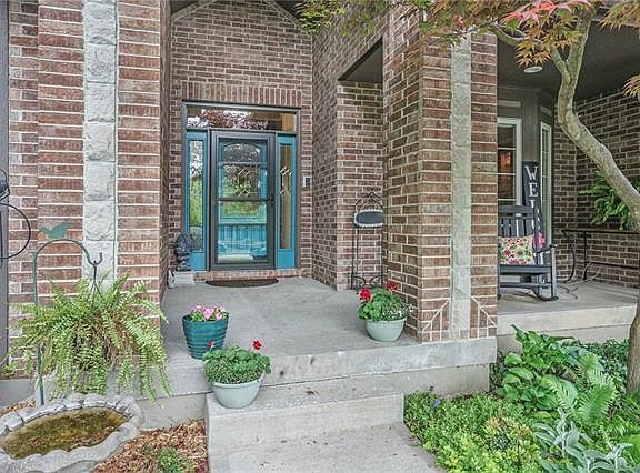 3rd image of 1400 SW Crystal Springs Pl