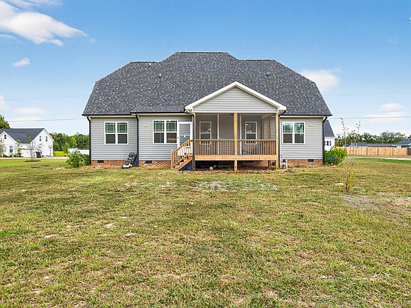 2nd image of 35 Waverly Pond Ln