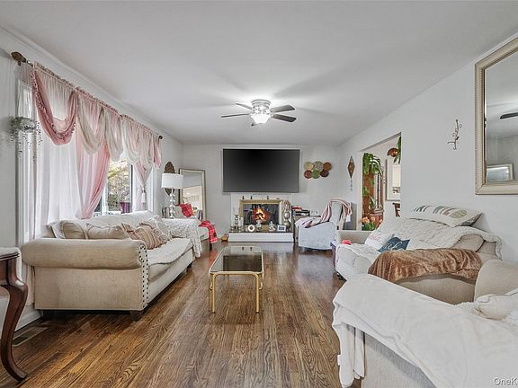 5th image of 231 W Woodside Avenue