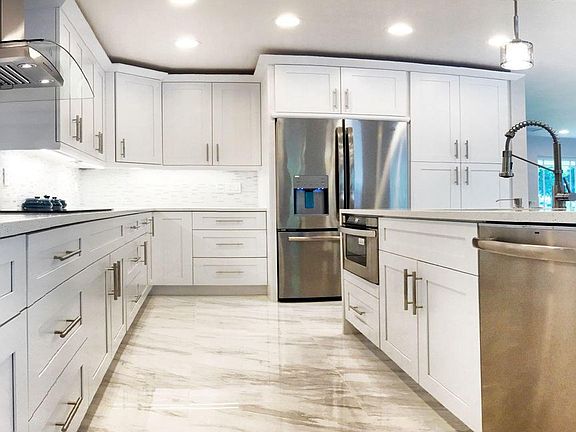 4th image of 261 Gleneagles Dr