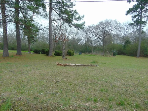 219 6th St, Magnolia, TX 77355