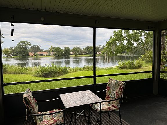 2nd image of 106 Lakeside Cir