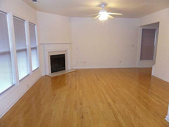 3rd image of 2206 Worrall Hill Dr