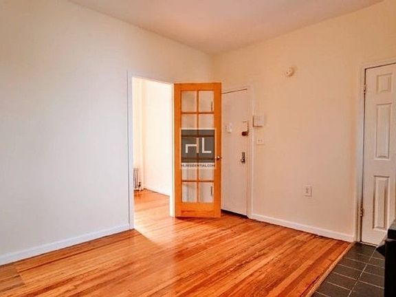 4th image of 189 Waverly Pl APT 7