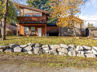 3328 3rd St, Cumberland, BC V0R1S0