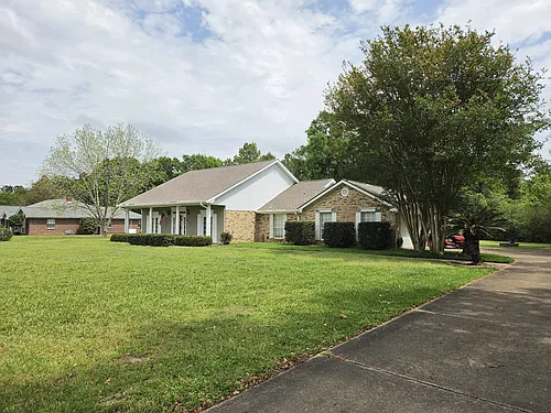 1140 Allison Dr Photo 1