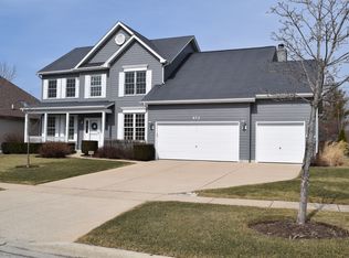 873 Academy Ln, West Chicago, IL 60185