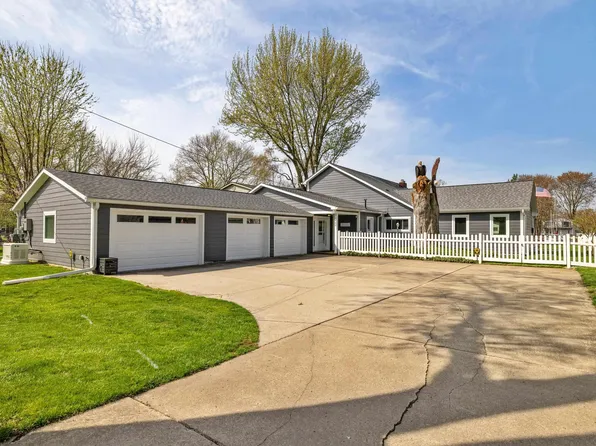 28840 Old North River Rd, Harrison Township, MI 48045