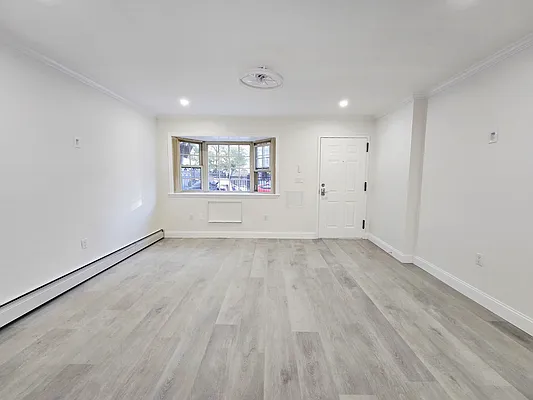 Rented by Voro Purple LLC | media 8