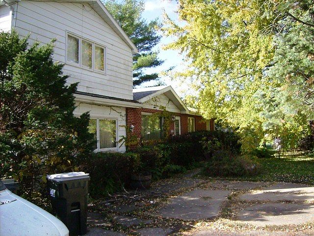 2nd image of 805 E 13th St