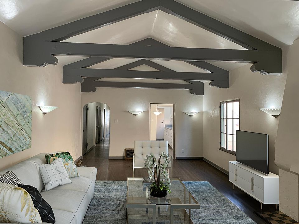 1st image of 733 S Cochran Ave #1/2