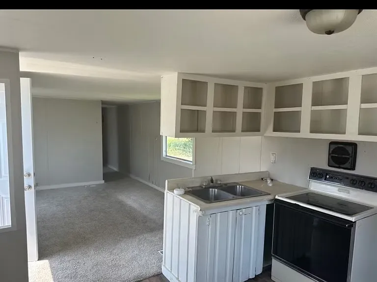 205 S 3rd St #19 — Photo 2