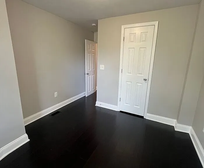 1899 Rutland Ave — Photo 23