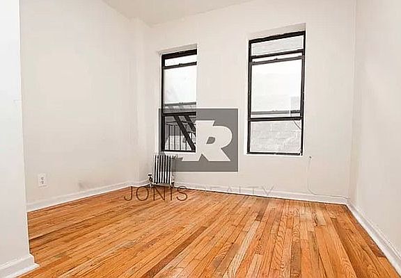 4th image of 318 E 34th St APT 3B