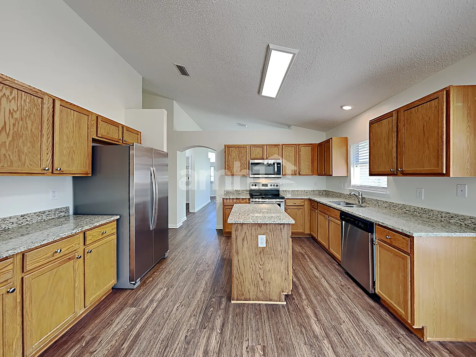 4 bed, 2.0 bath, 1963 sqft, $2,495 — Photo 3