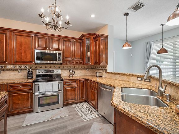 4th image of 20255 SW 129th Ave