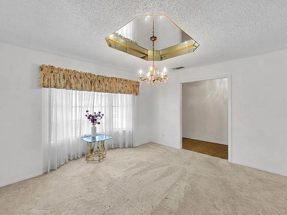 5th image of 6241 Onyx Dr S