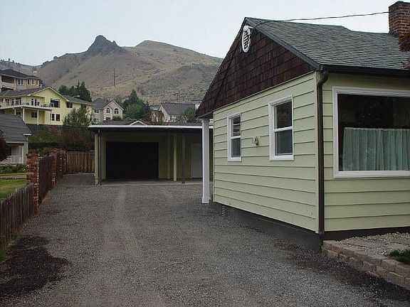 Corner lot with neighbor on one side.