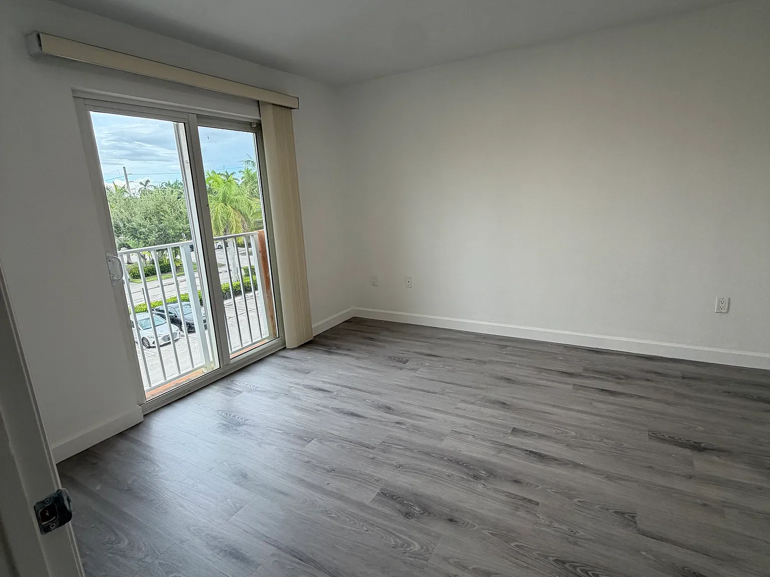 2 bed, 1061 sqft, $2,150 — Photo 2