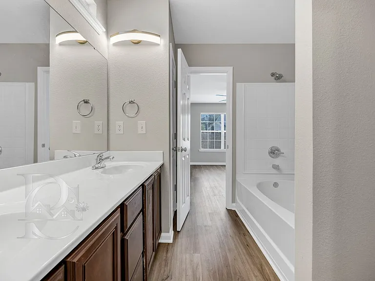 508 Lanesborough Dr — Photo 21