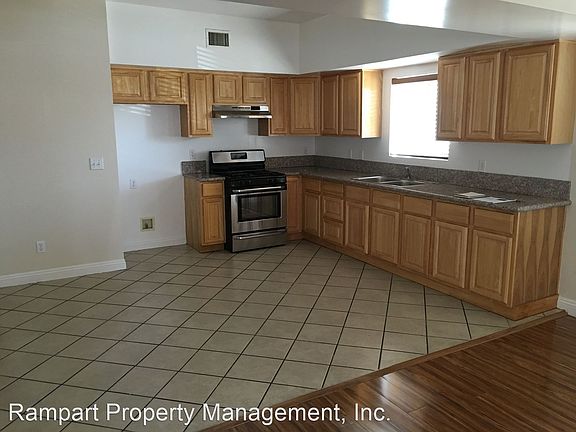 3rd image of 532 N Cummings St #532