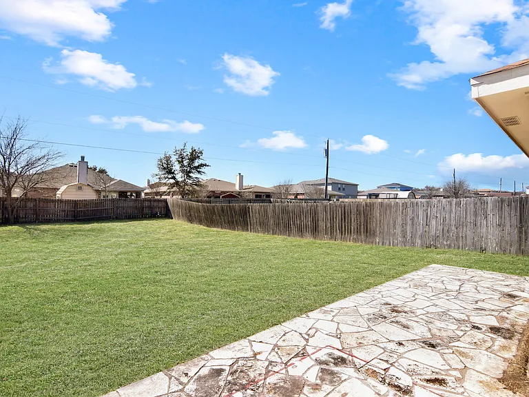 3302 Regency Ct — Photo 18