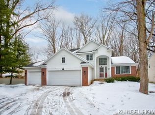 13301 Greenbriar Dr, Grand Haven, MI 49417